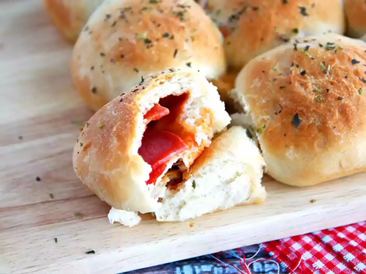 Pizza Buns (pãezinhos recheados de queijo e presunto) - foto 4