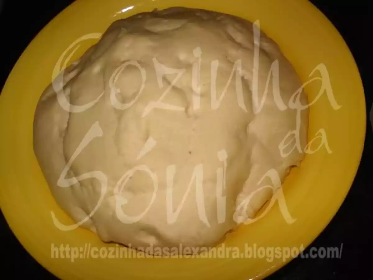 PIZZA CASEIRA DE SALSICHAS, FIAMBRE, COGUMELOS, AZEITONAS E MOZZARELLA... - foto 3