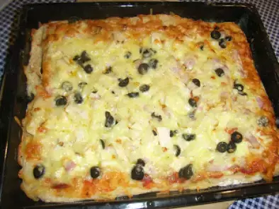Pizza de atum e chouriço e pizza de frango e anánas. - foto 2