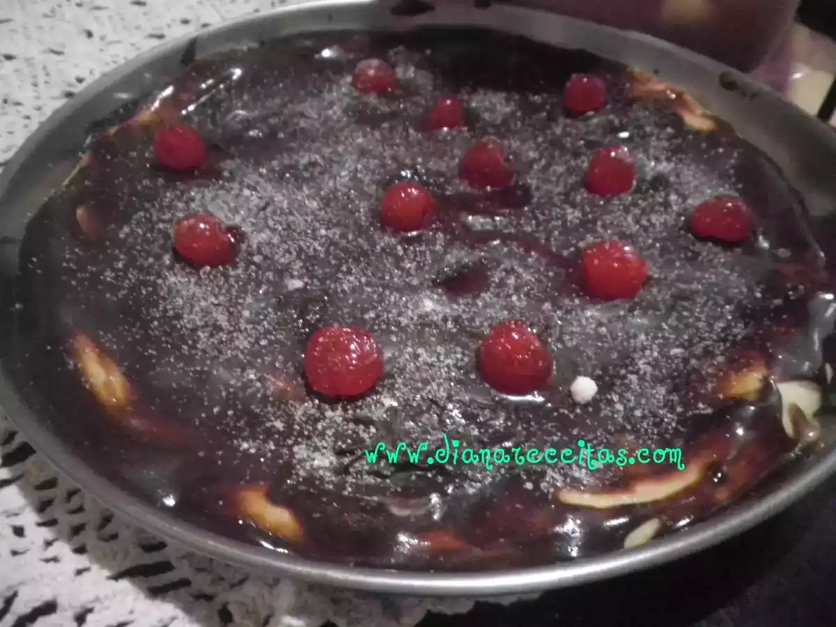 Pizza de chocolate (ganache) e cerejas