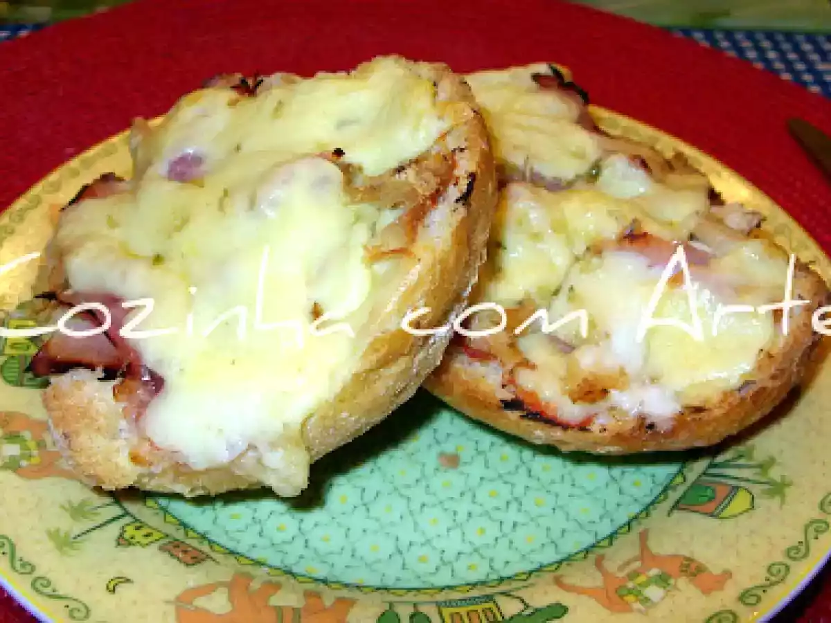 Pizza de frango em bolinha de mistura