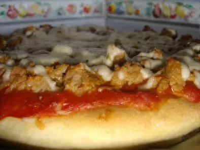 Pizza de Massa Alta e Fofa e Parabéns Cristina