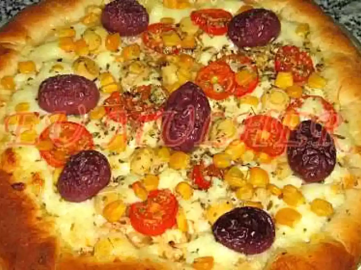 PIZZA DE PEITO DE PERU COM BORDA DE CHOCOLATE