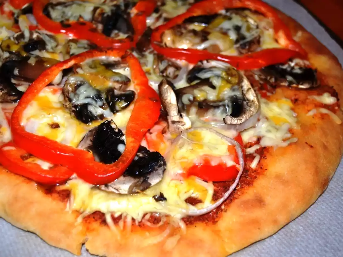 Pizza de Pimentos e Cogumelos (Vegetariana)
