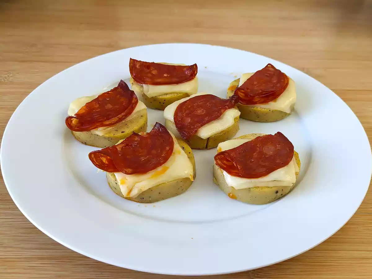 Polenta assada com queijo e salame - foto 4
