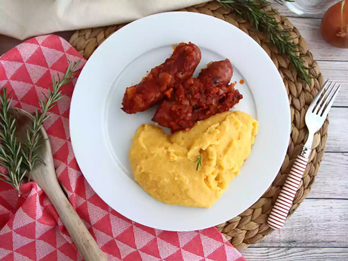 Polenta com linguiça defumada