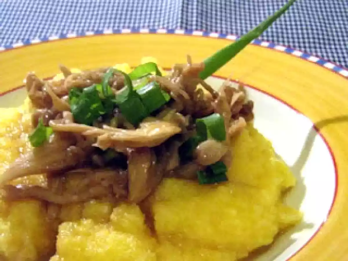 Polenta com Shimeji