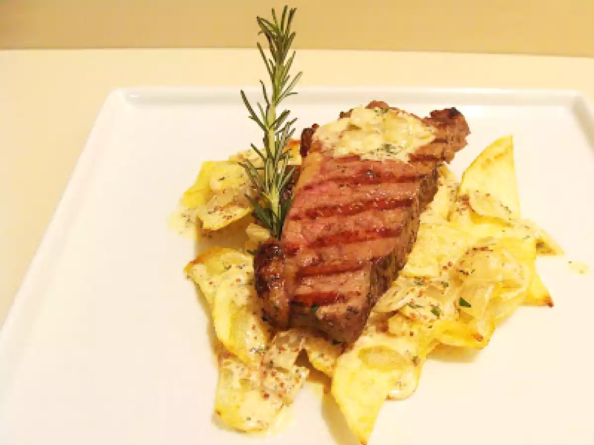 Ponte gastronômica Argentina- França. Chorizo, batatas chips e molho de mostarda.