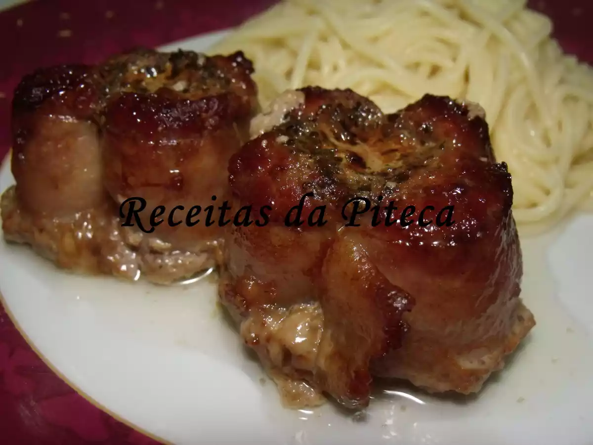 Popietes de porco com manteiga, alho e salsa assadas no forno - foto 3