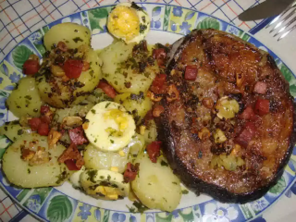 Posta de Atum com Molho de Azeite e Alhos Fervidos