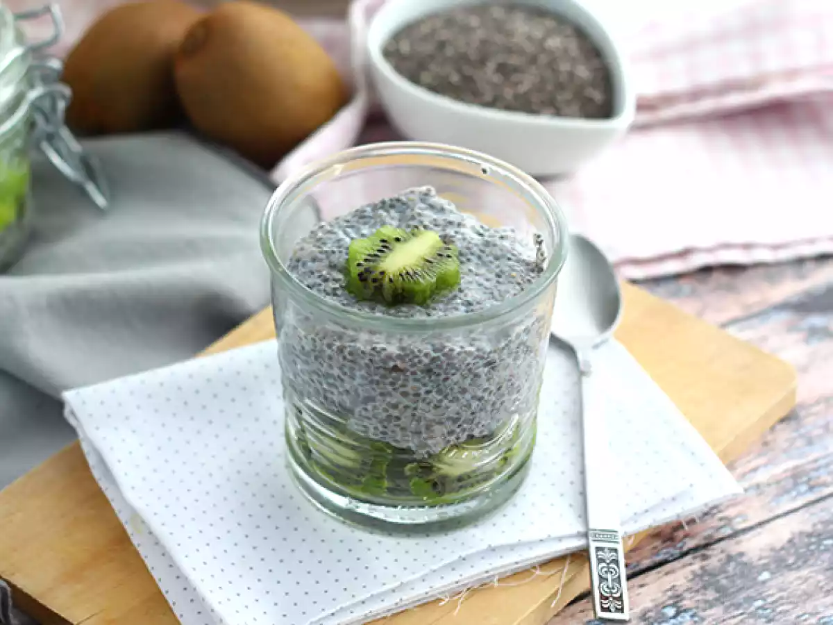 Pudim de chia, kiwi e mel