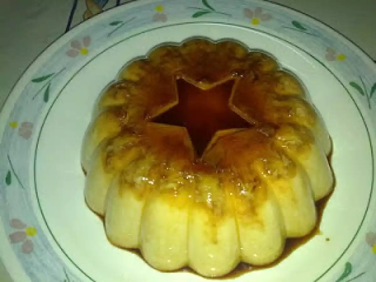 Pudim de coalhada e leite condensado