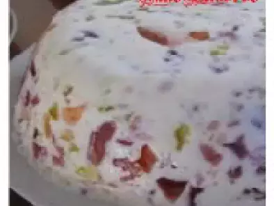 Pudim de gelatina colorido