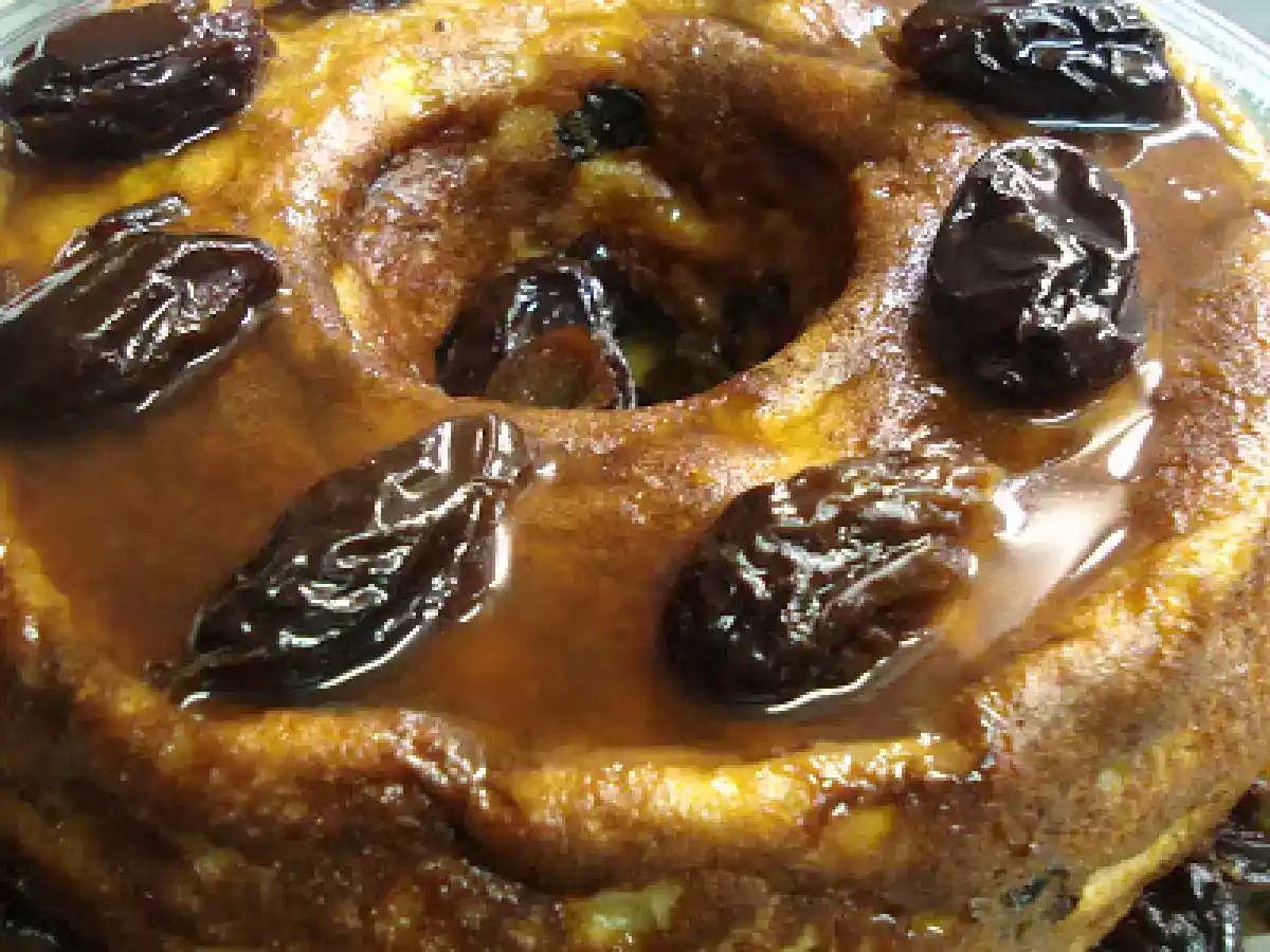 PUDIM DE PÃO COM CALDA DE AMEIXAS