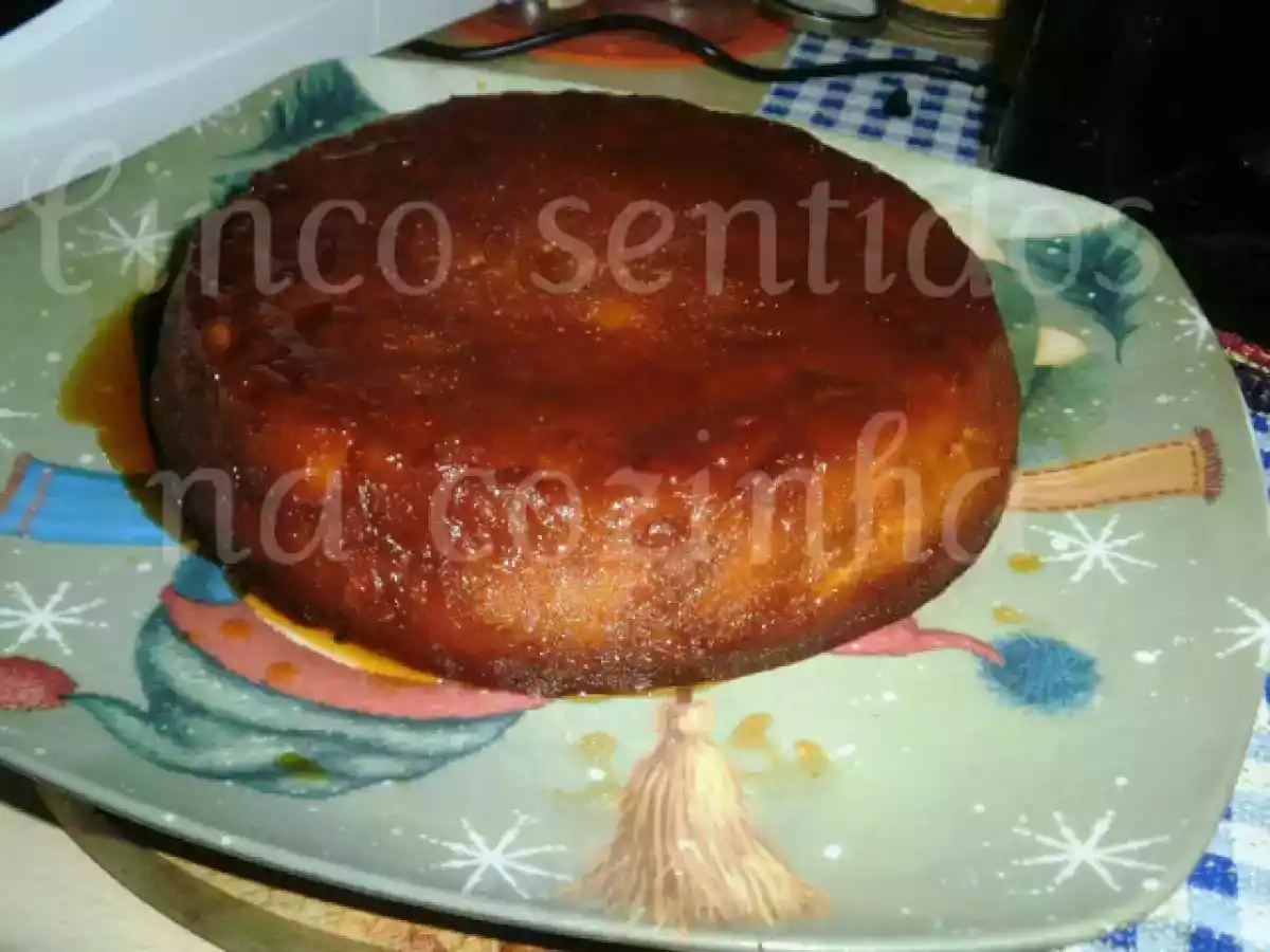 Pudim de pão com doce de abóbora
