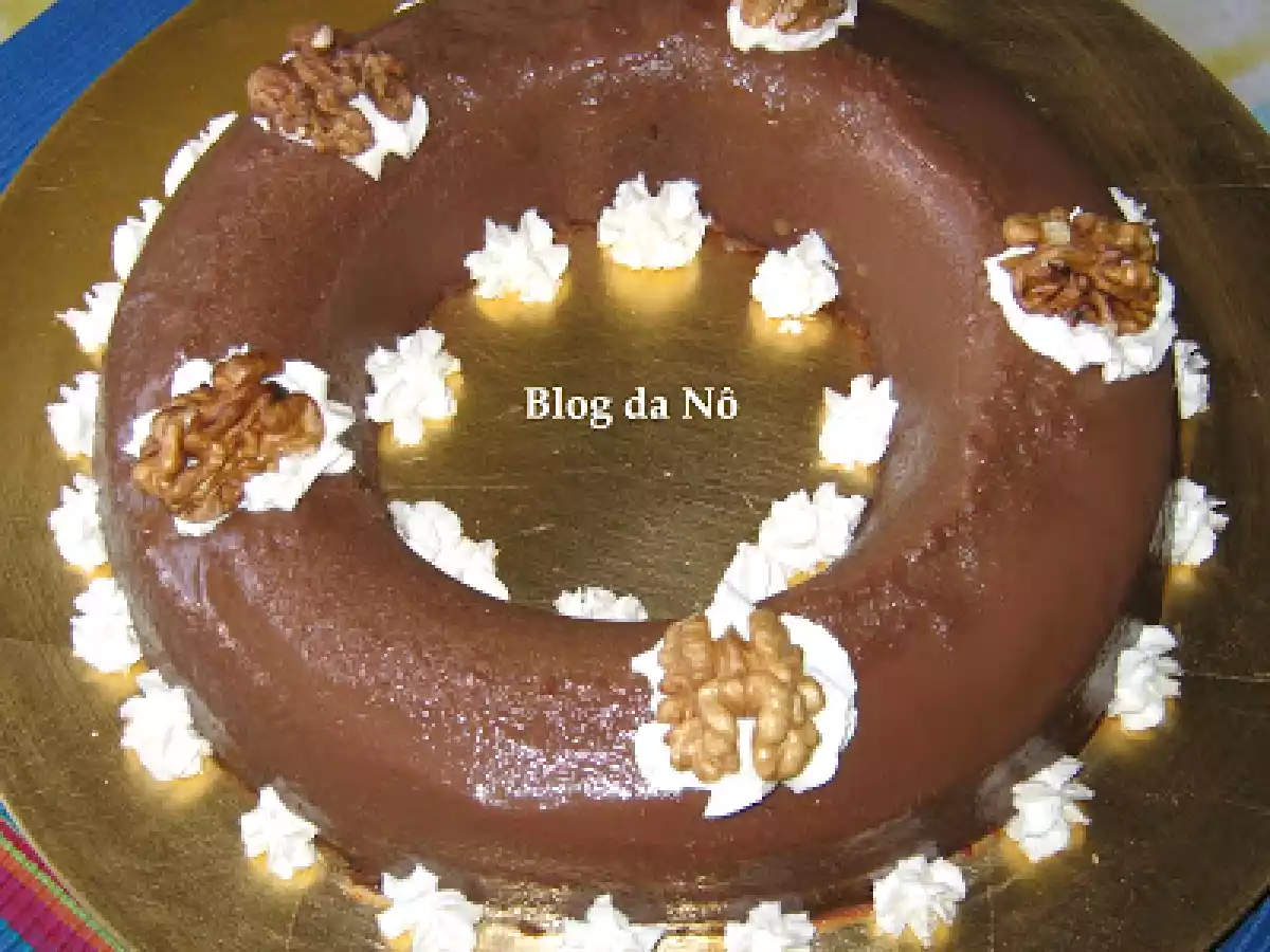 Pudim de Pão de Chocolate com Nozes