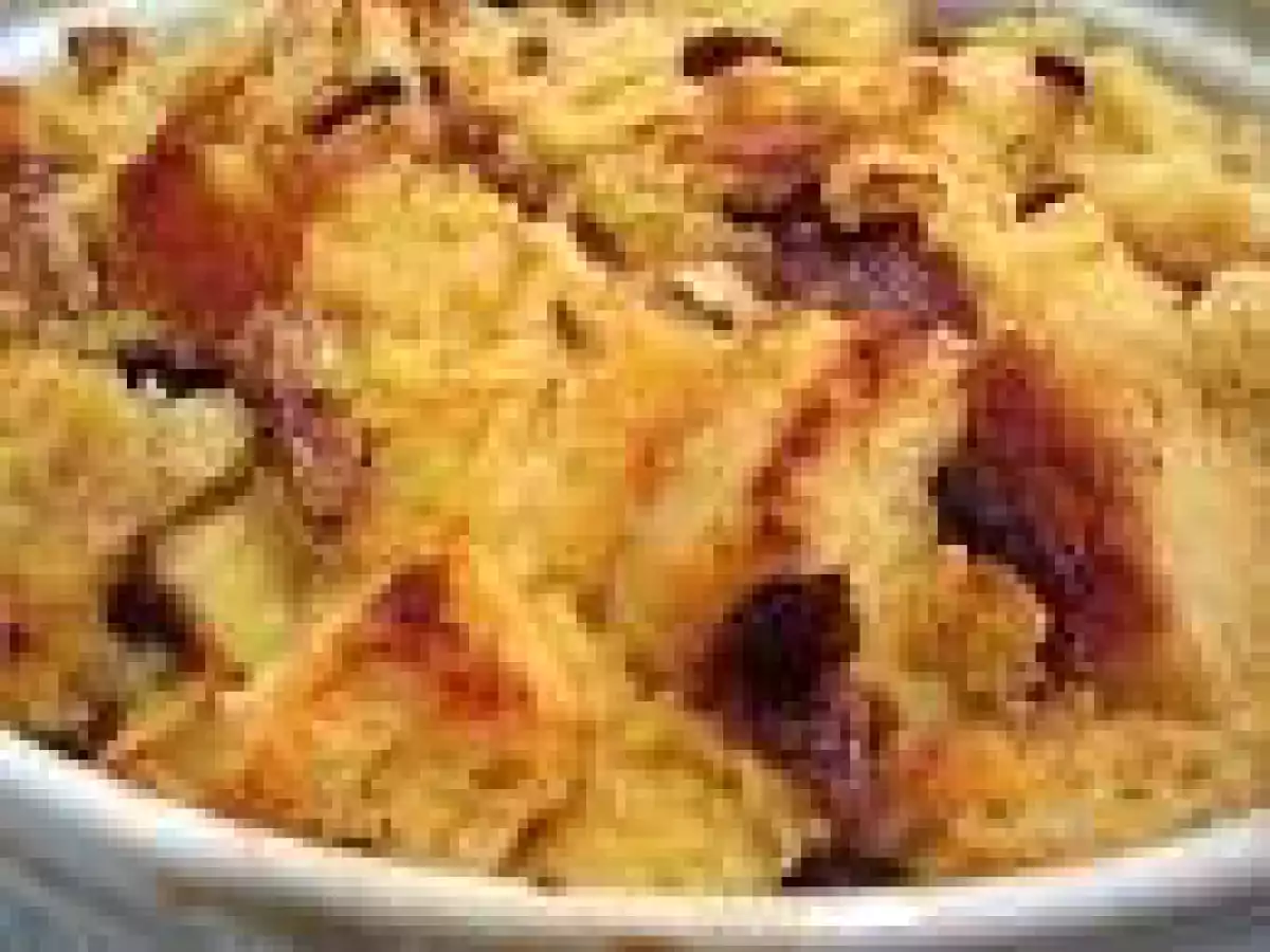 Pudim de pão e bananas