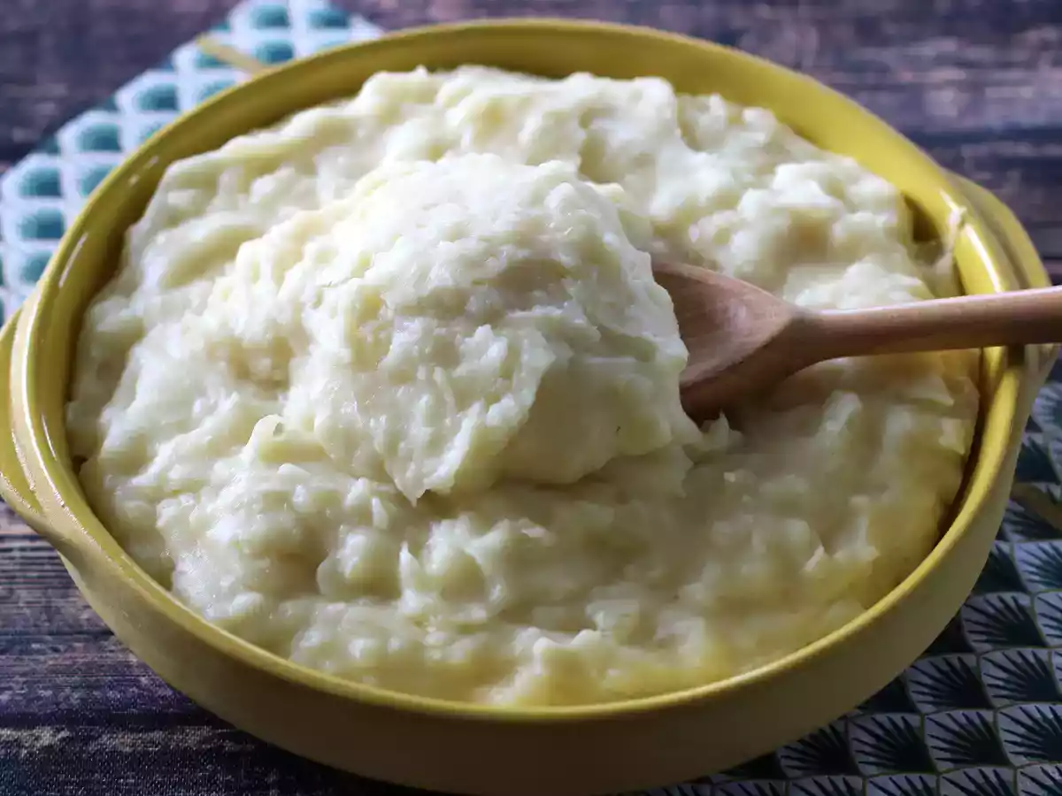 Purê de mandioca cremoso e muito fácil