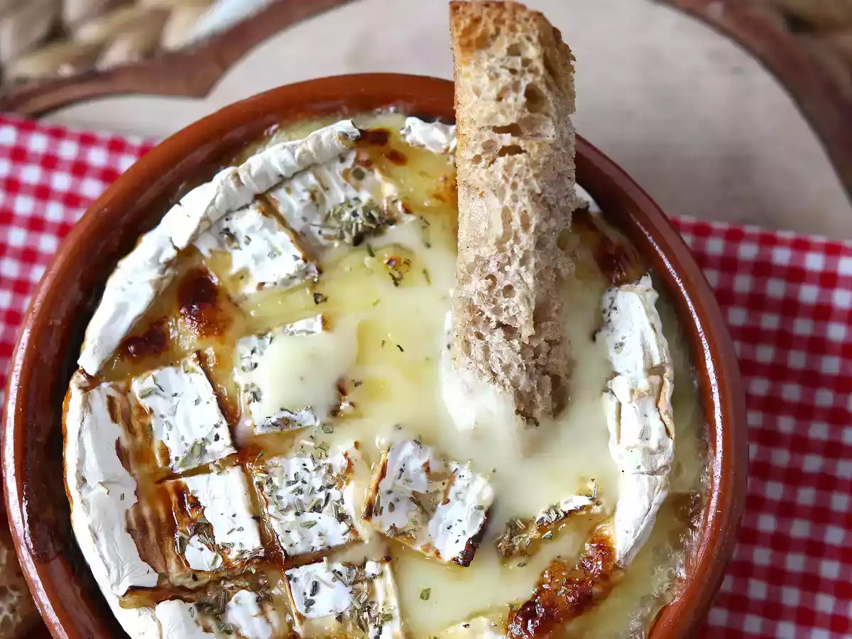 Queijo Camembert com mel assado na Air Fryer - foto 5