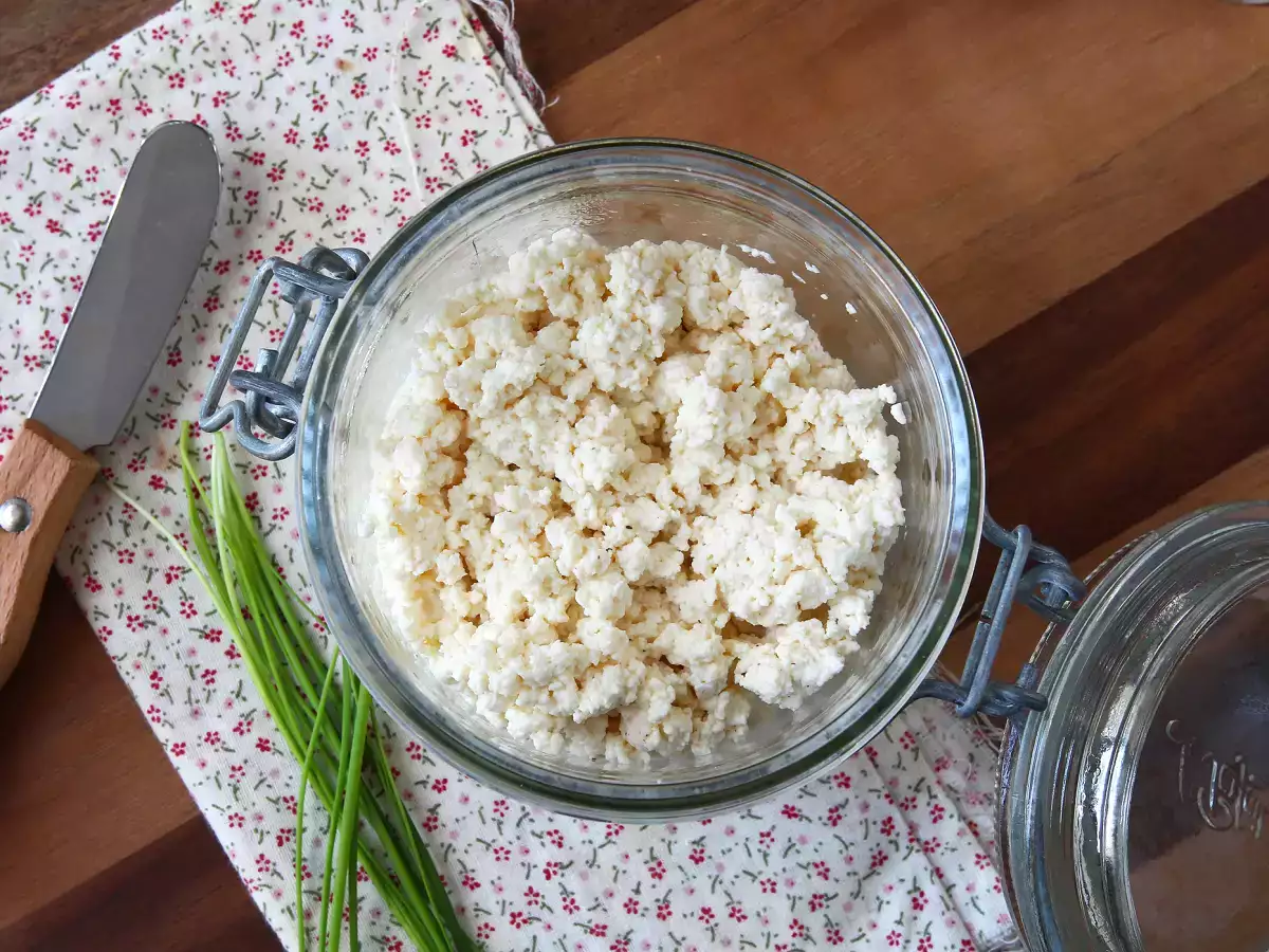 Queijo cottage caseiro com apenas dois ingredientes! - foto 3