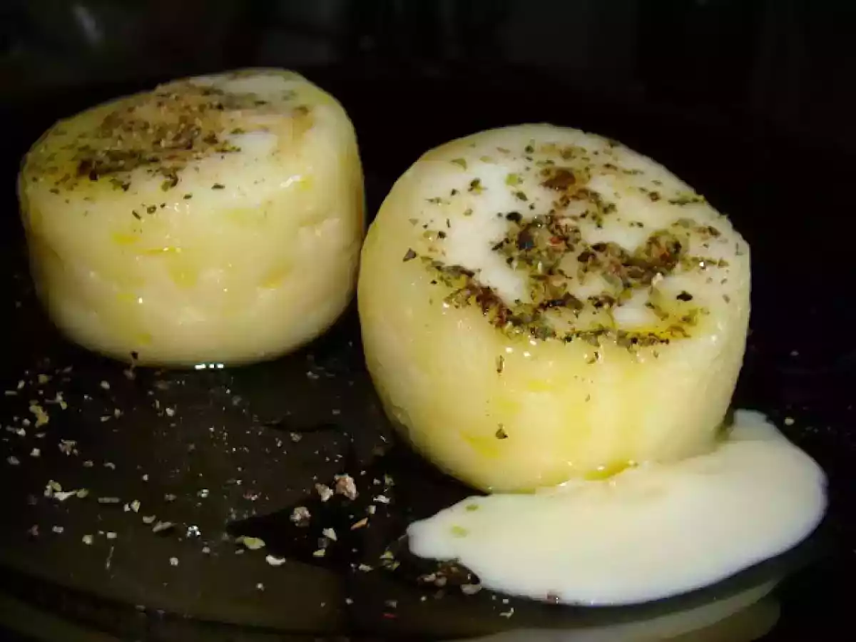 Queijo Derretido com Oregãos, Pimenta e Azeite