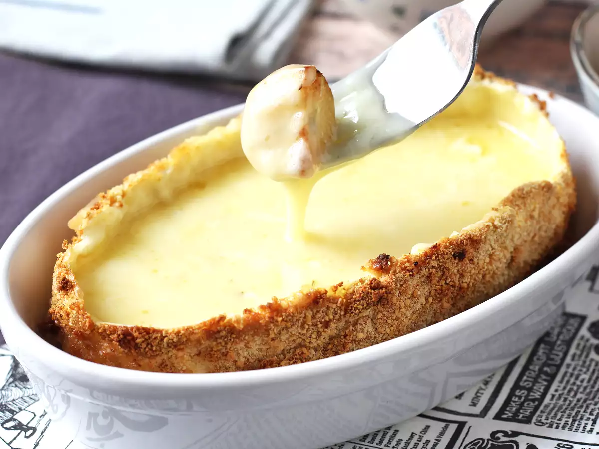Queijo empanado crocante com batatinhas douradas na Airfryer