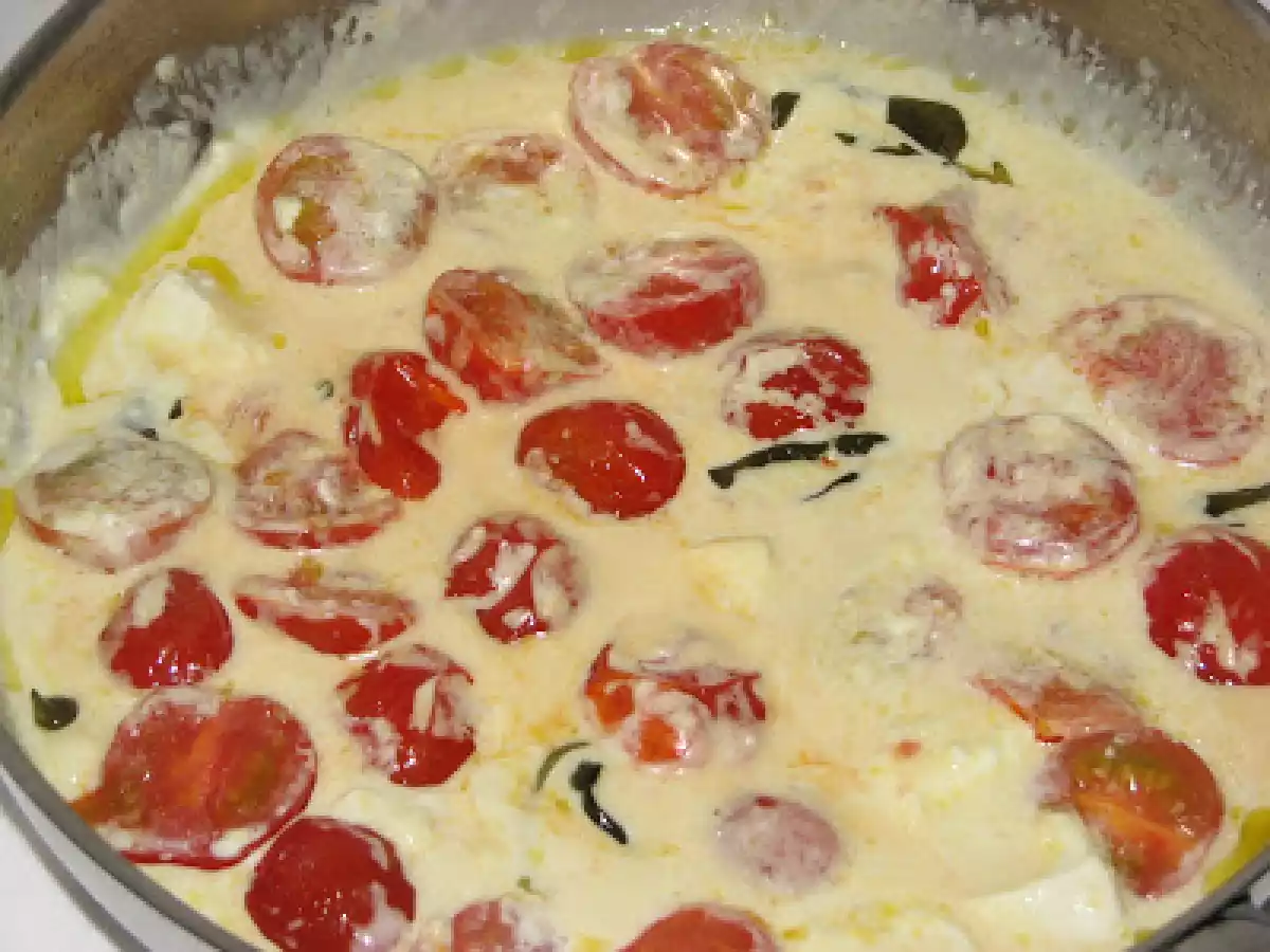 Queijo feta com tomates e manjericão - Dia vermelho - foto 5