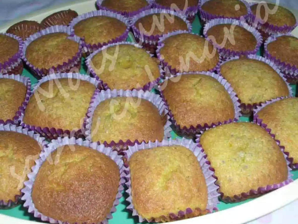 Queques de laranja inteira com sementes de chia