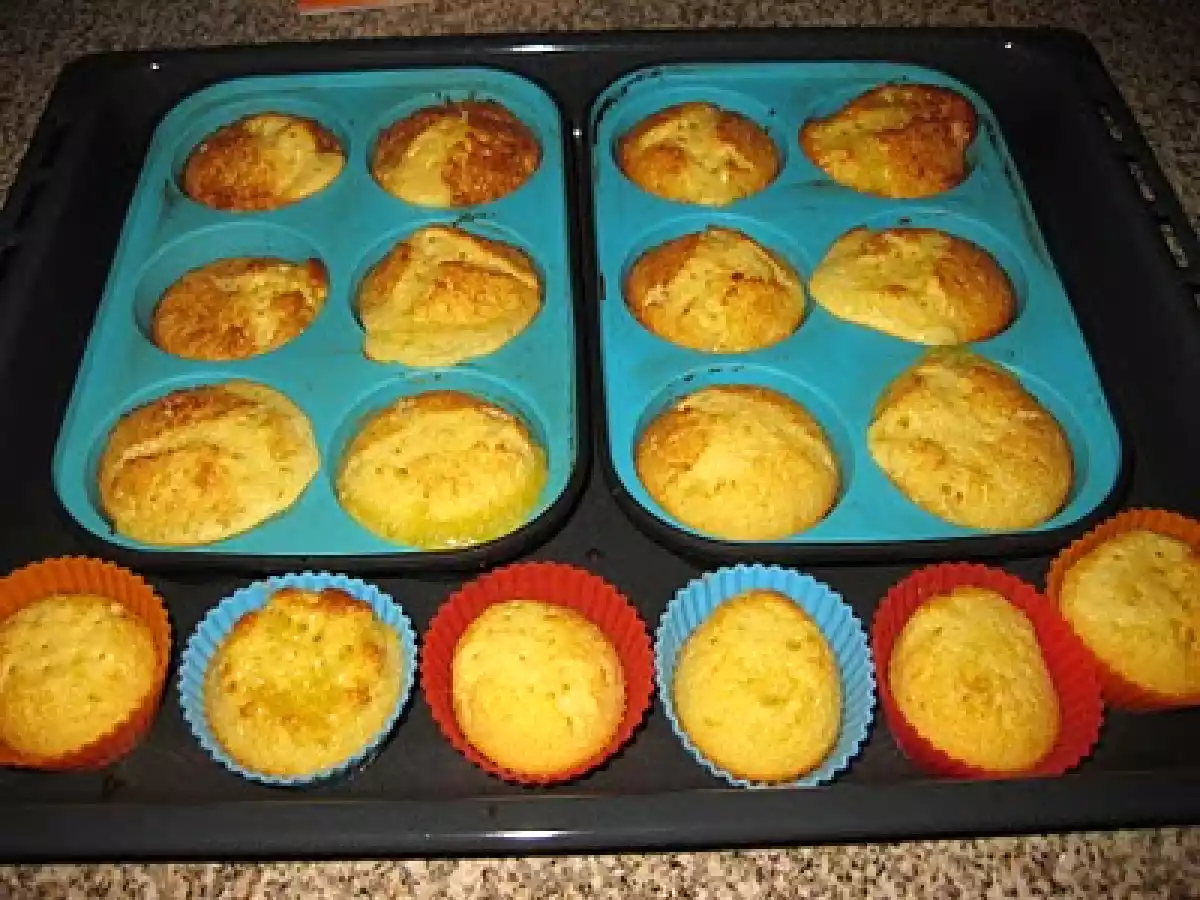 QUEQUES / QUEIJADAS DE REQUEIJÃO