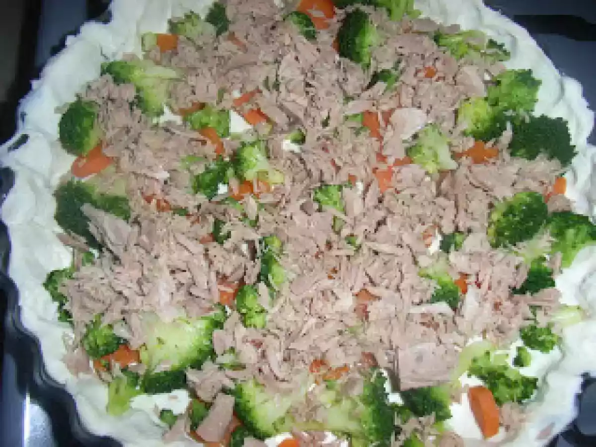 Quiche de atum e bróculos.