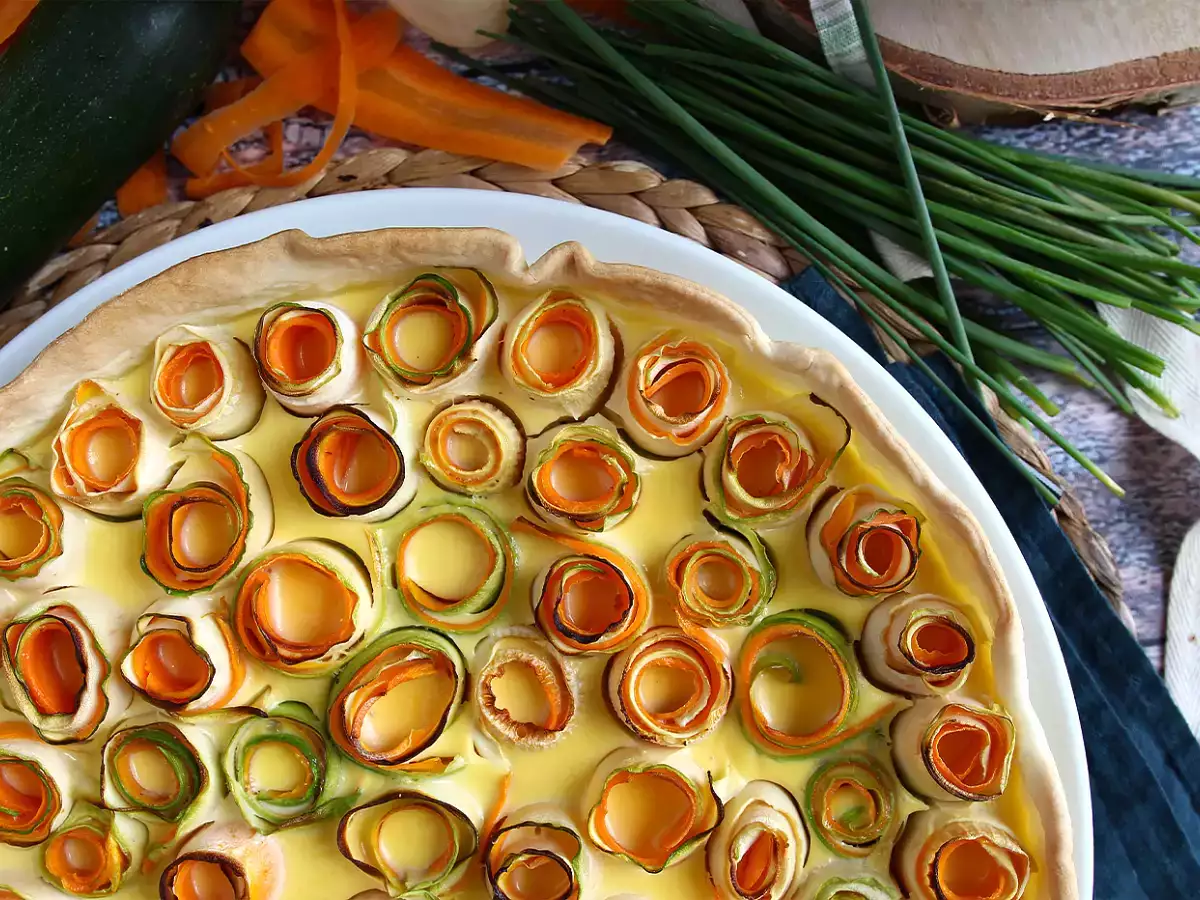 Quiche de curgete (abobrinha) e cenouras - Quiche florida - foto 5
