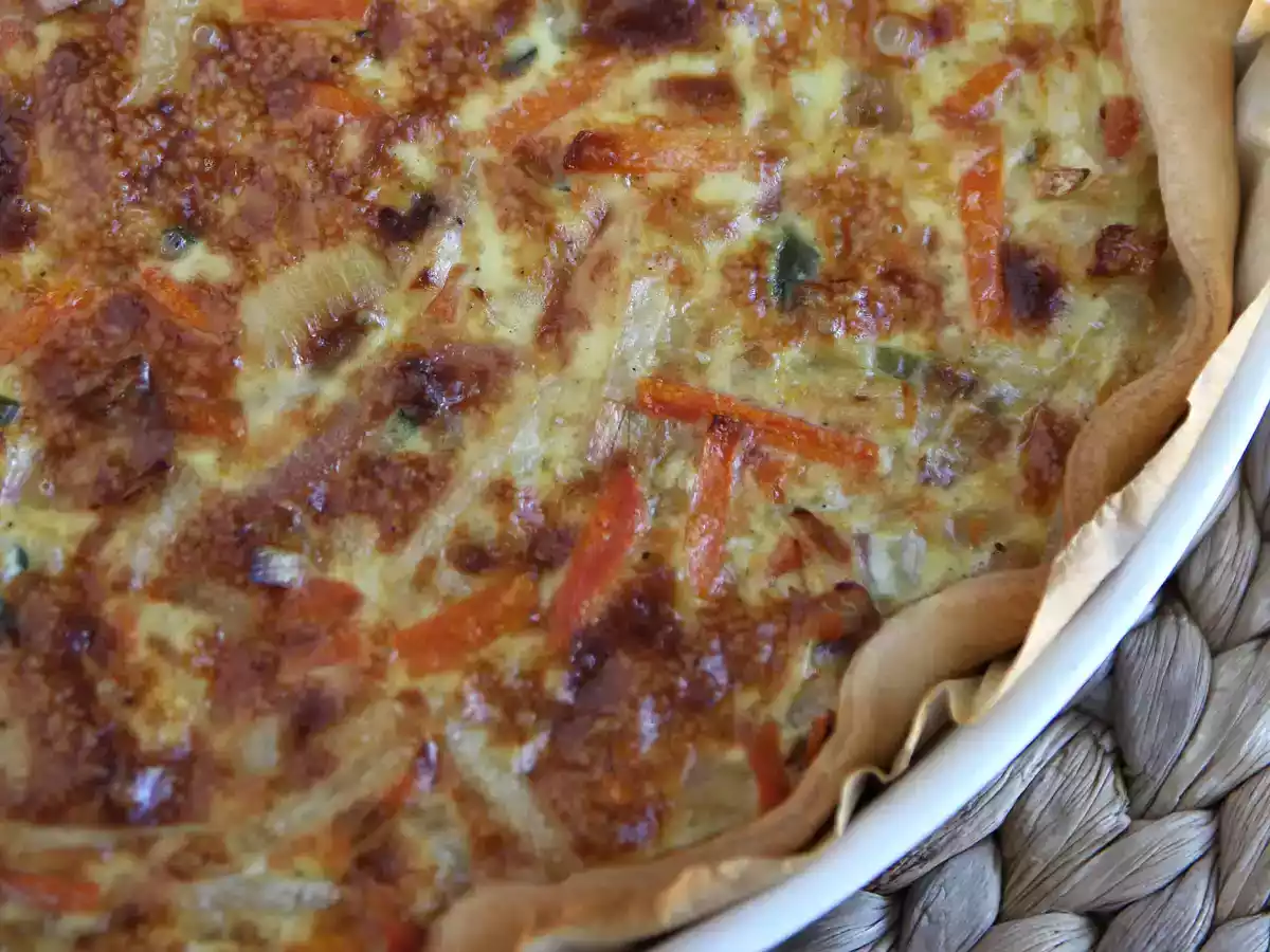Quiche de legumes e bacon fácil e econômico - foto 2