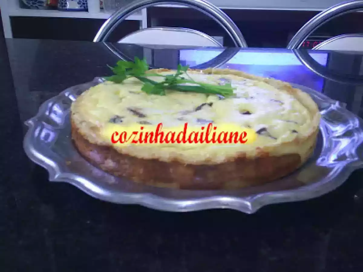 Quiche de queijo e salame tipo italiano