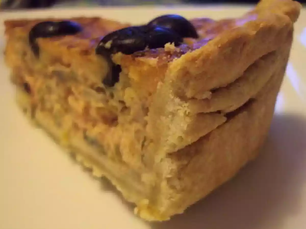 Quiche de Salmão Fumado, Alho Françês e Cogumelos com Mozarella e Pecorino - foto 5