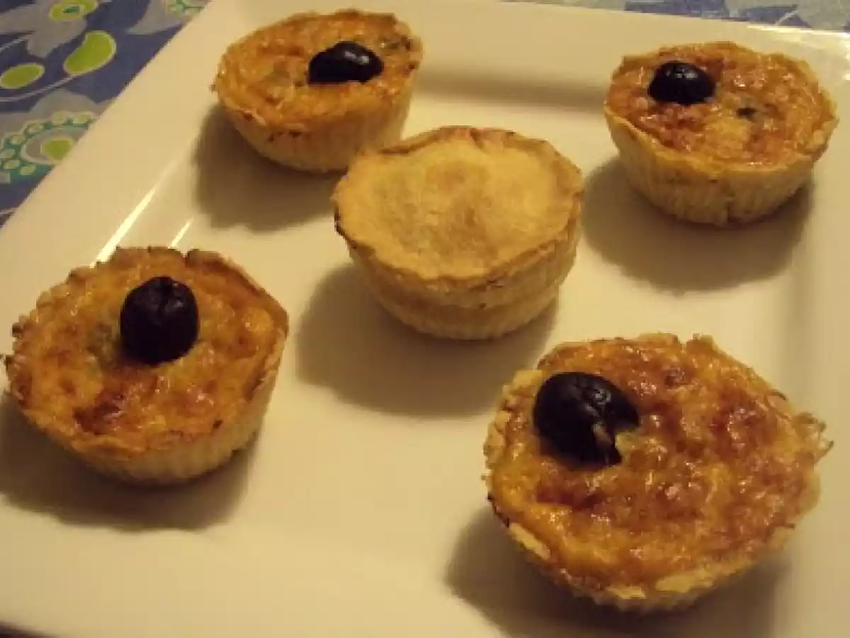 Quiche de Salmão Fumado, Alho Françês e Cogumelos com Mozarella e Pecorino - foto 7