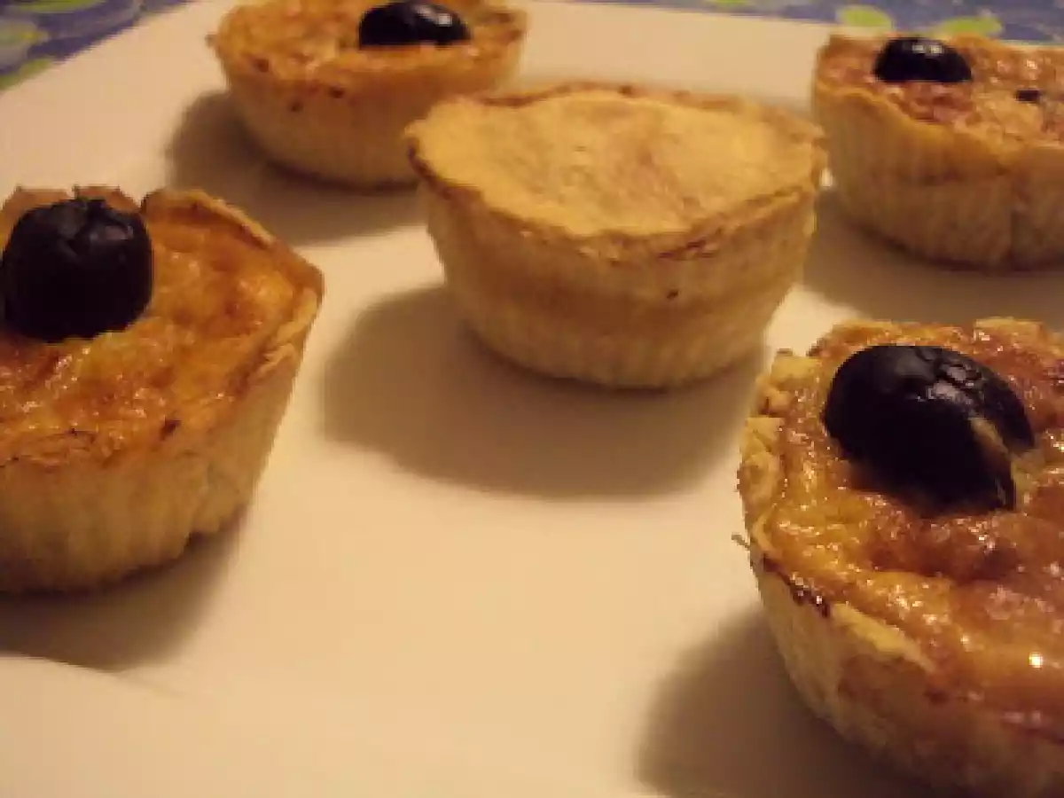 Quiche de Salmão Fumado, Alho Françês e Cogumelos com Mozarella e Pecorino - foto 8