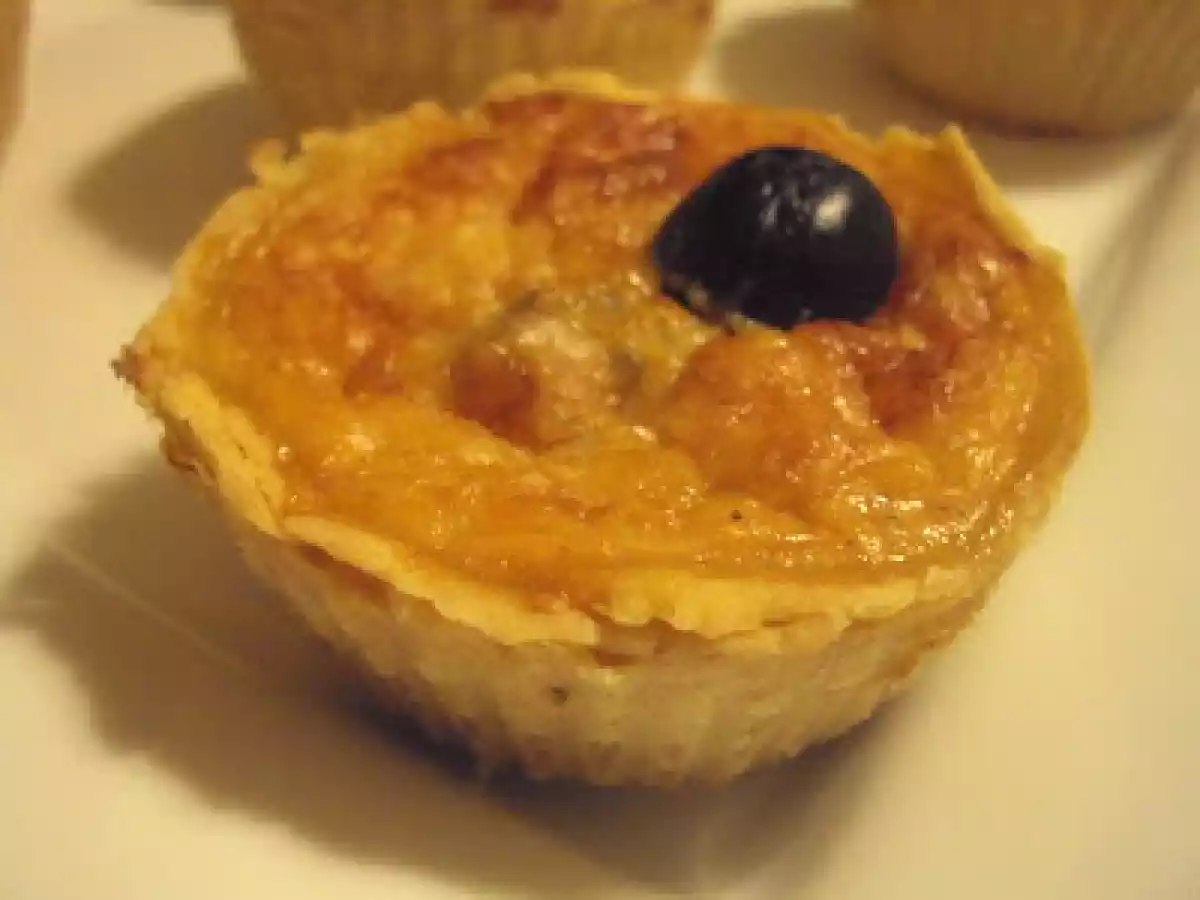 Quiche de Salmão Fumado, Alho Françês e Cogumelos com Mozarella e Pecorino - foto 11