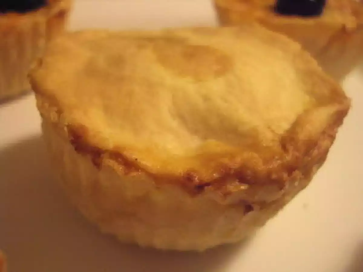 Quiche de salmão fumado, alho-francês e cogumelos com mozzarella e pecorino - foto 10