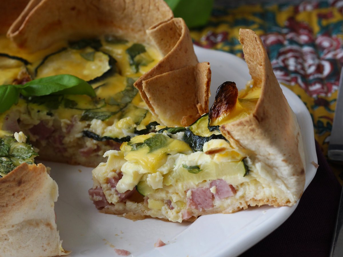Quiche rústica com crosta de tortilha: leve, crocante e irresistível