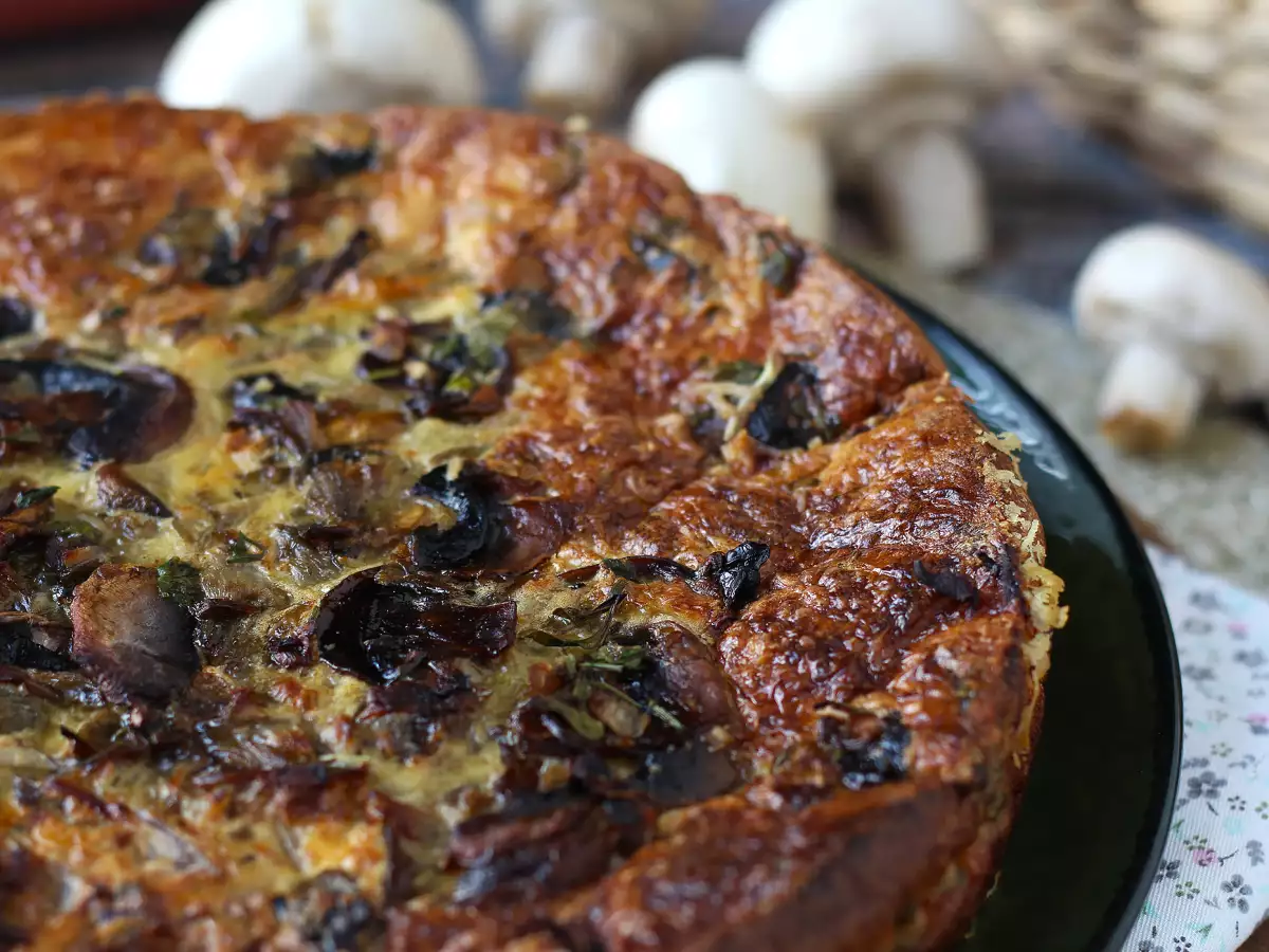 Quiche sem massa com cogumelos, bacon e queijo cottage - foto 3