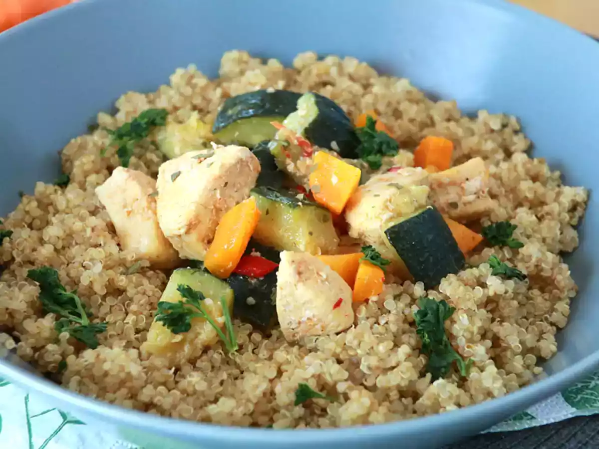Quinoa com legumes e frango