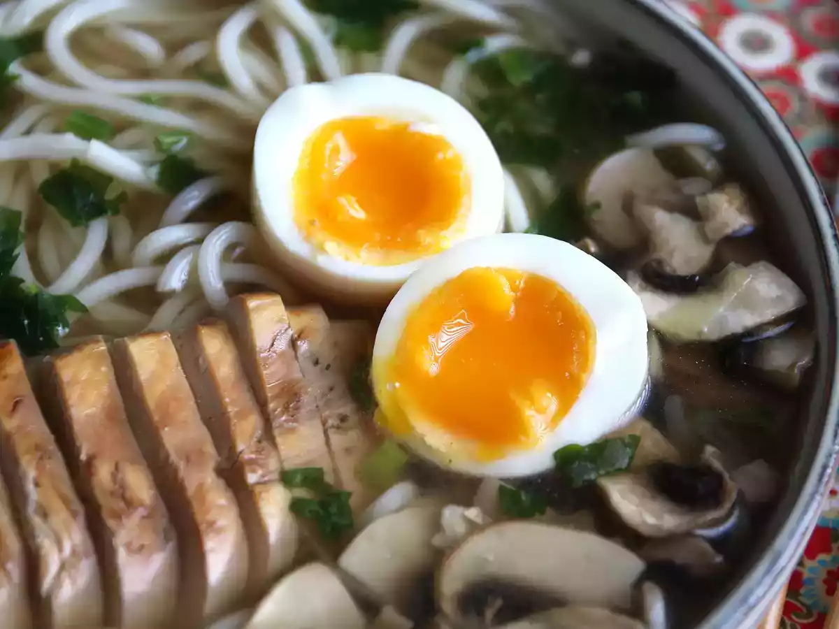 Ramen de frango: uma deliciosa sopa oriental fácil e rápida - foto 3