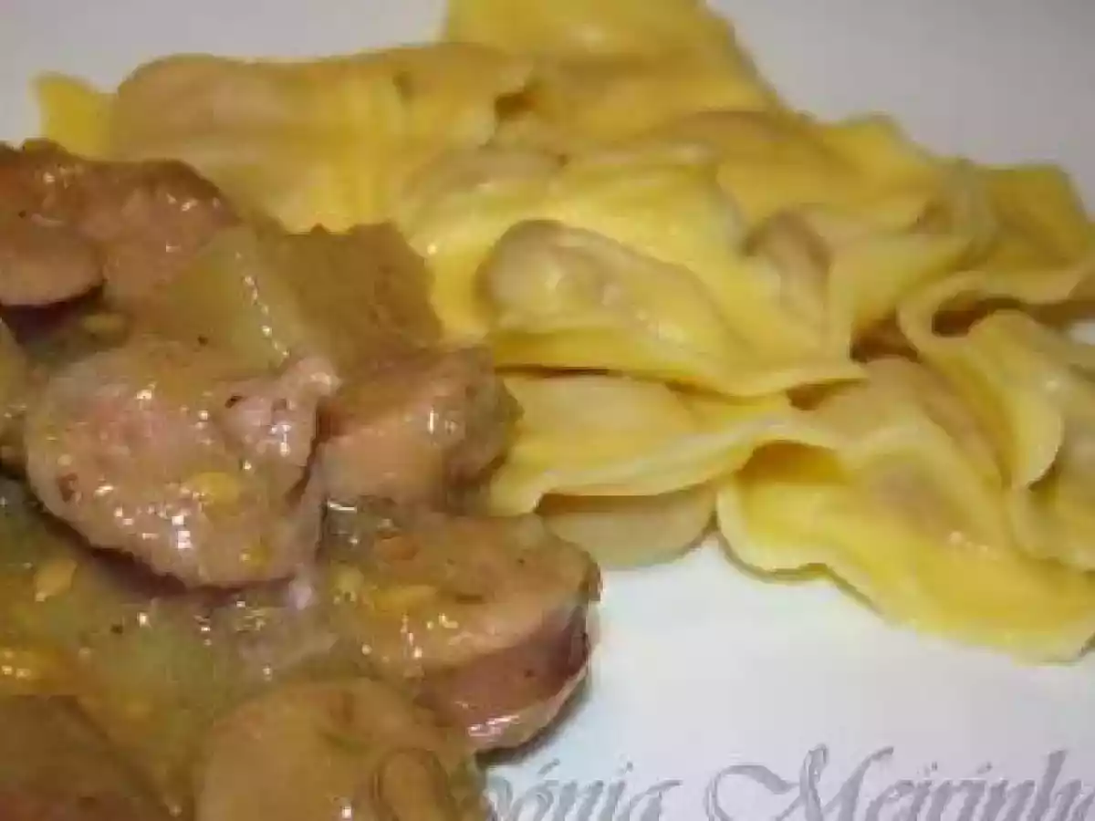 Ravioli de Carne com Caril de Salsichas frescas, Perú e Ananás - foto 2
