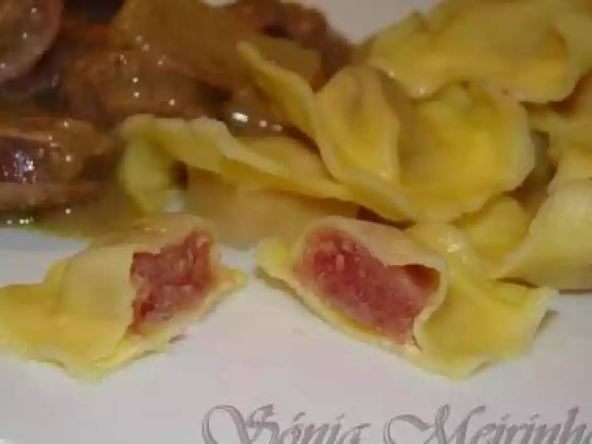 Ravioli de Carne com Caril de Salsichas frescas, Perú e Ananás - foto 3