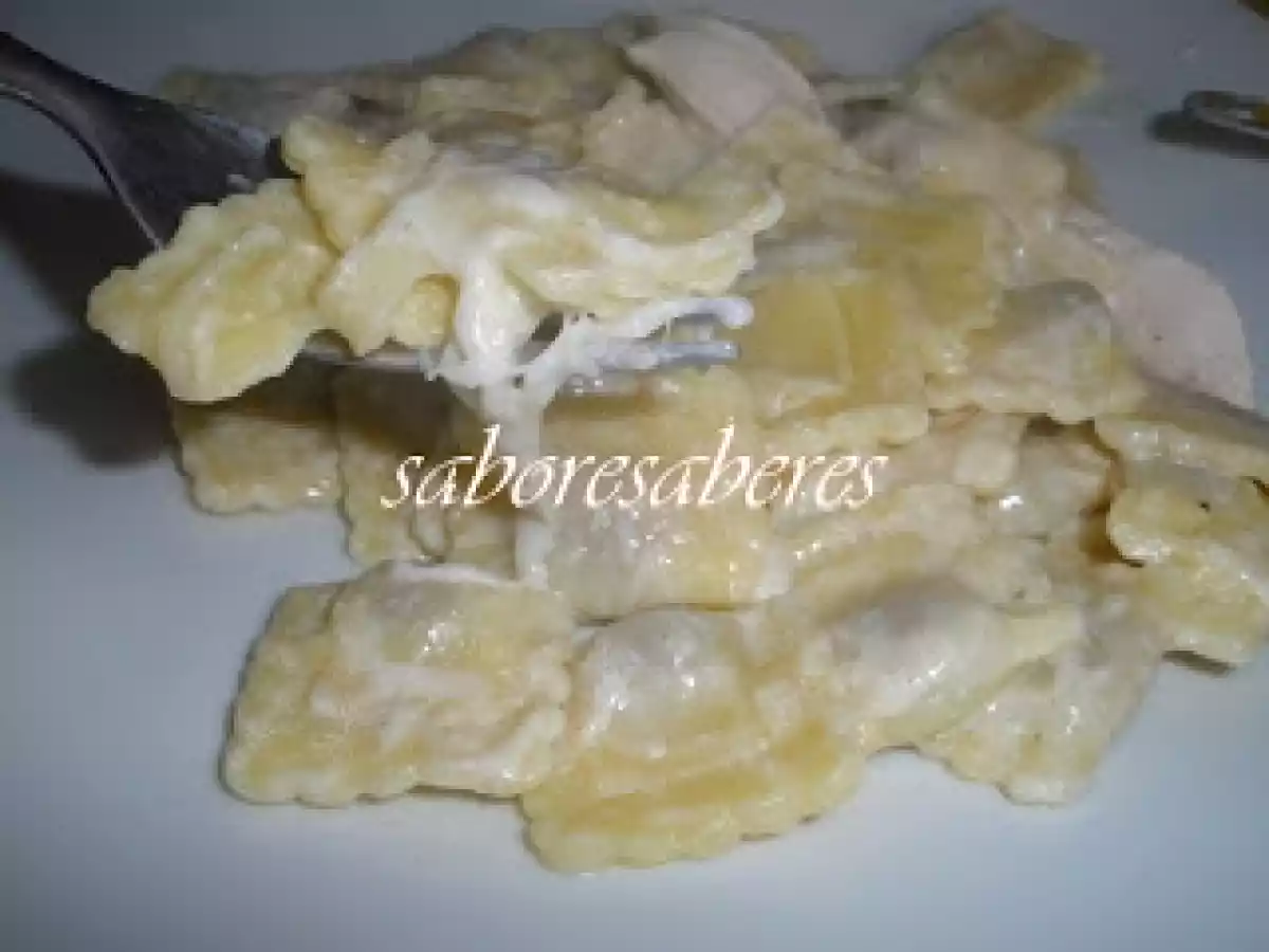 Ravioli de carne com Frango, Natas e Parmesão
