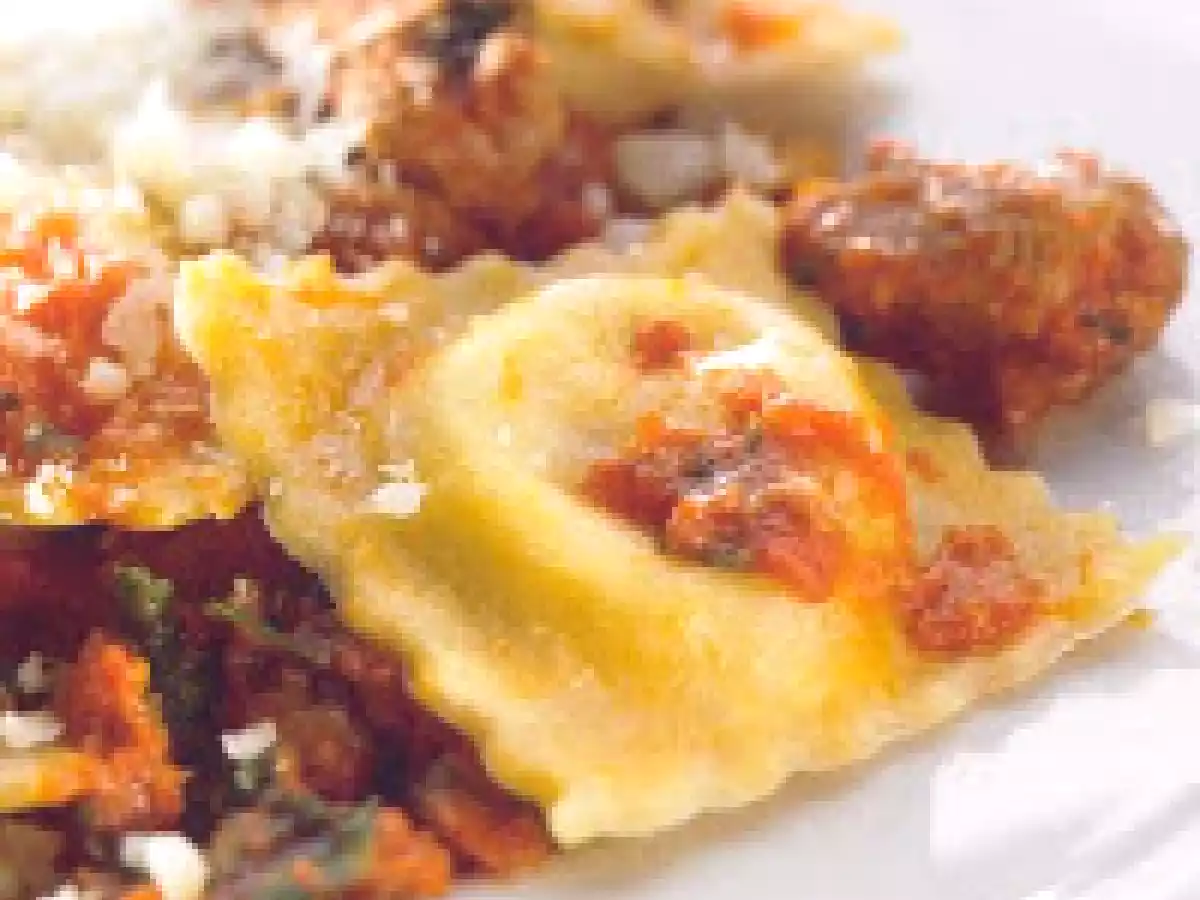 Ravioli doces com recheio de ricotta e guisado de borrego
