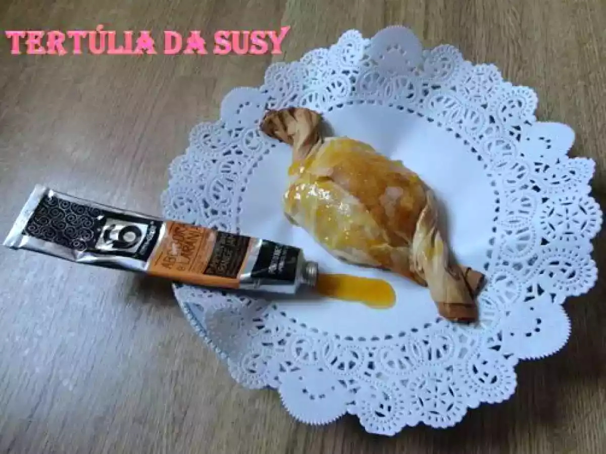 Rebuçado de queijo de cabra com abóbora, laranja, mel, eucalipto, canela e amêndoa