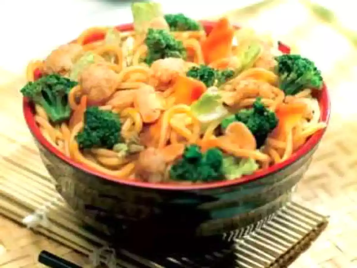 Receita de Macarrão Oriental com Legumes