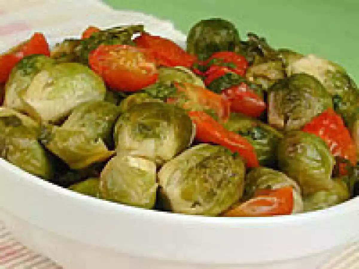 Refogado de Couve-de-Bruxelas com Tomate-Cereja (vegana)