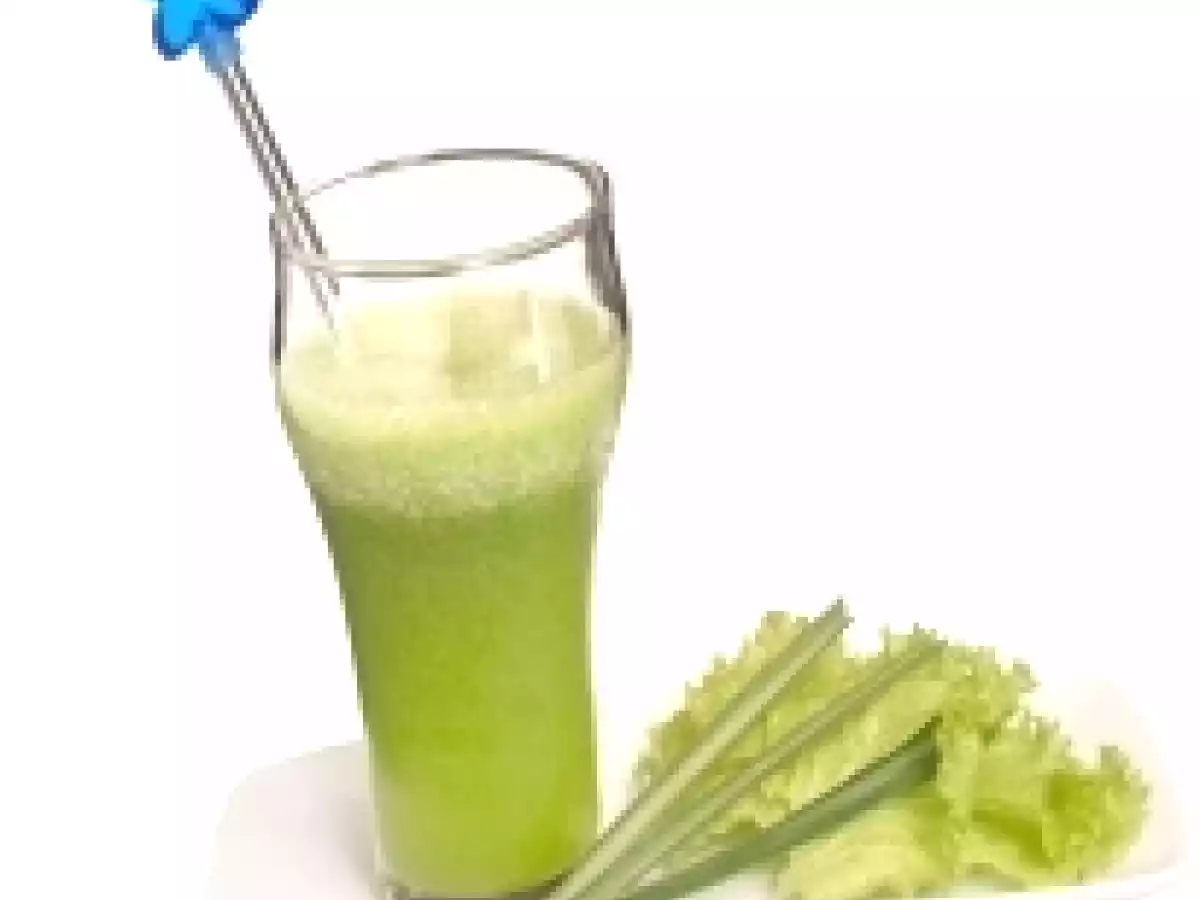 Refresco de alface com erva-cidreira
